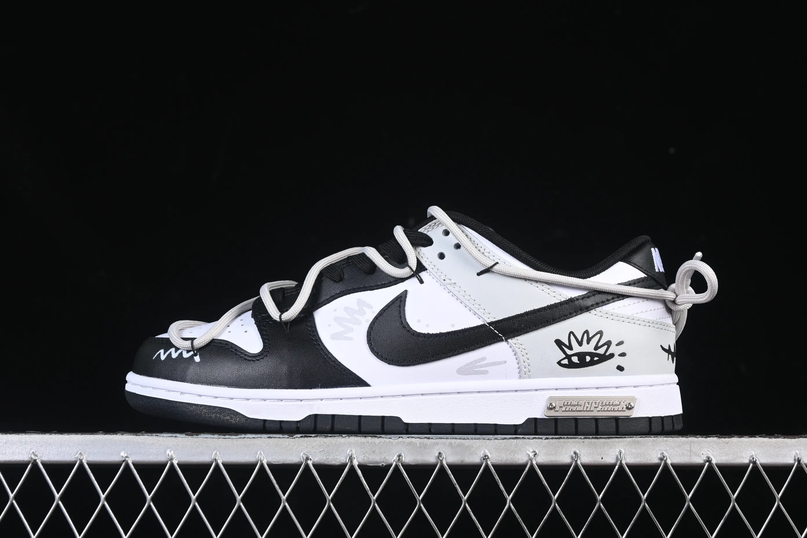 All categories Nk SB Dunk Series Nk SB Dunk Low High-end customized low-top sneakers Nike SB Dunk Low straps Anniversary high-end customized low-top casual sneakers DD1391-100